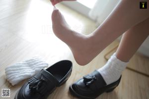 Model shirt "Xiaoshan eerste smaak van JK katoenen sokken" [IESS raar en interessant] Mooie benen en zijden voeten