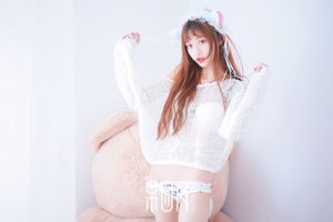 petite coquille "Épaules nues et beaux dos jouant au cosplay" [果 团 网 Girlt] No.022