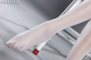 [丽 柜 贵 足 LiGui] Modelo Si Qi "Enfermera de seda blanca" Hermosas piernas y pies Imagen fotográfica