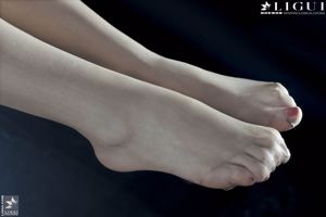 Người mẫu Qingqing "Cô gái đi giày cao gót họa tiết da báo với đôi chân lụa" [Ligui LiGui] Ảnh chân dài ngọc nữ