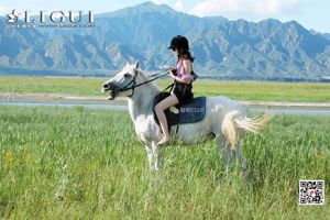 Wysokie nogawki "White Horse Girl Beauty" [LIGUI] Piękne nogi i jedwabne łapki