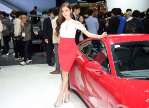 Bộ sưu tập ảnh của Người mẫu ô tô Hàn Quốc Cui Xingya / "Loạt váy đỏ tại triển lãm ô tô" của Cui Xinger